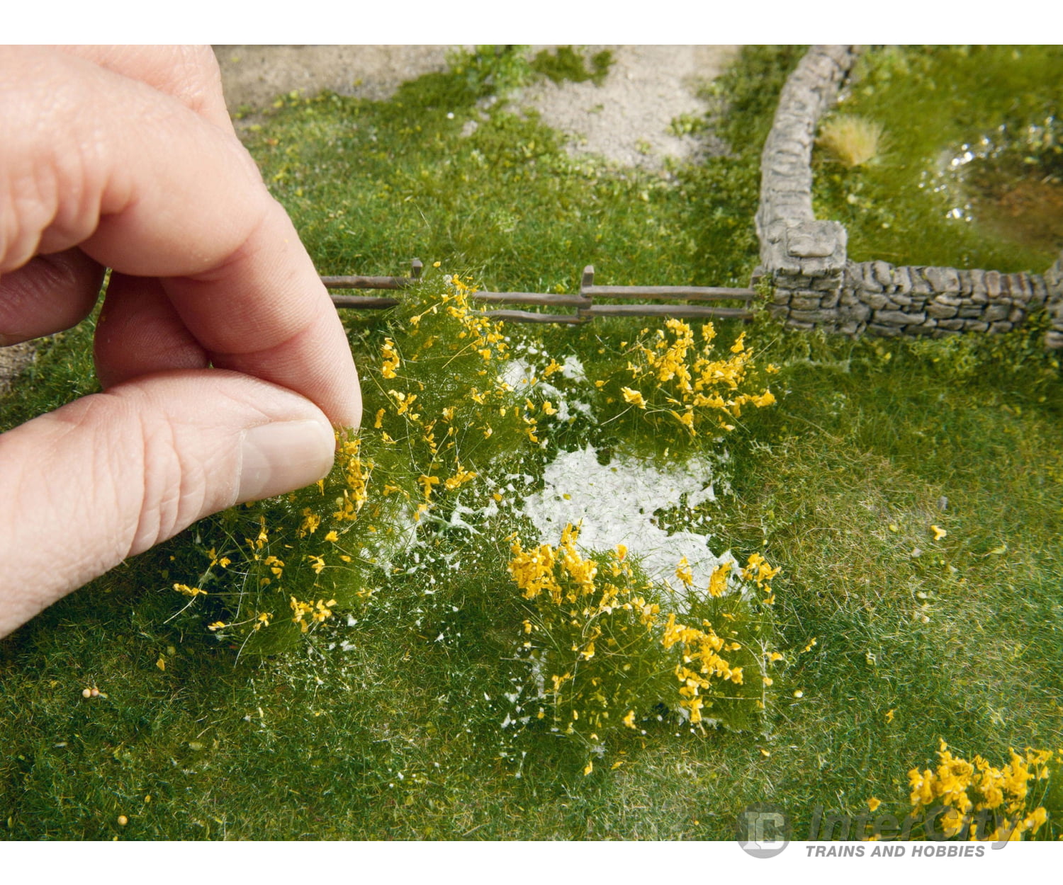 Noch 07256 HO N Z Groundcover Foliage ’Meadow’ White Grass & Scenery Mats