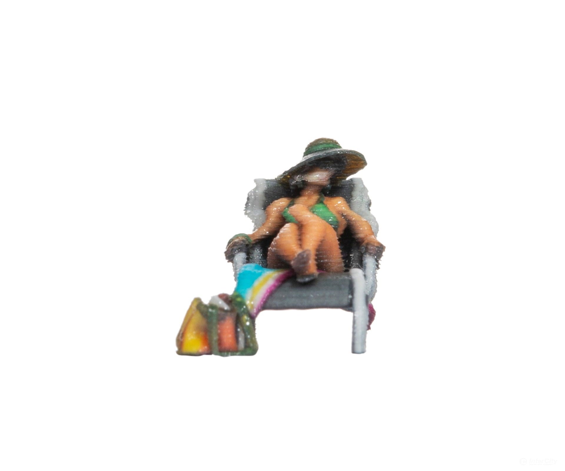 Noch 10430 HO Woman in a Deckchair Figures