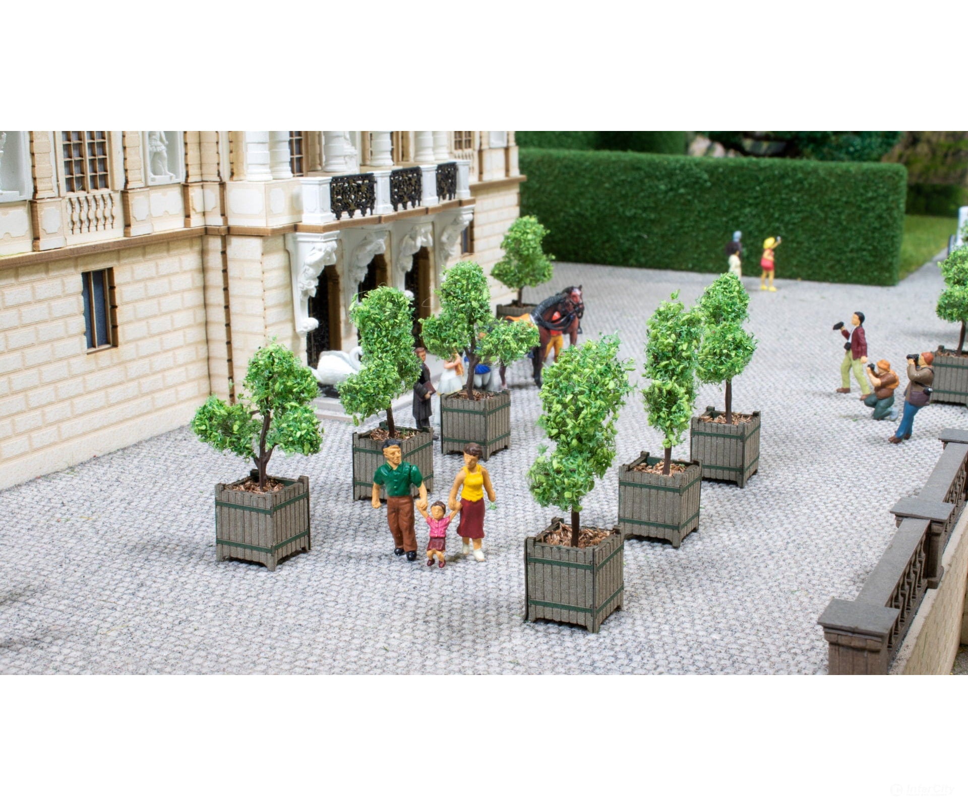 Noch 14013 HO Ornamental Trees in Tubs Trees & Vegetation