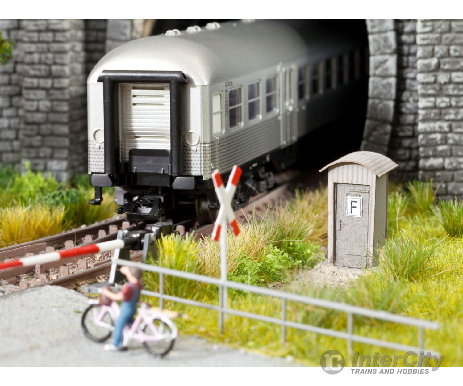 Noch 14306 HO Railway Trackside Phone Scenery Details