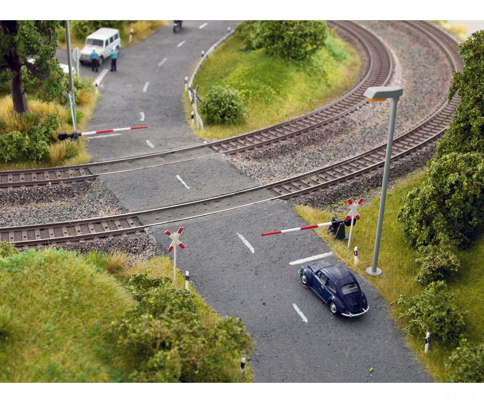 Noch 14307 HO Railway Barriers with St Andrew’s Crosses Scenery Details