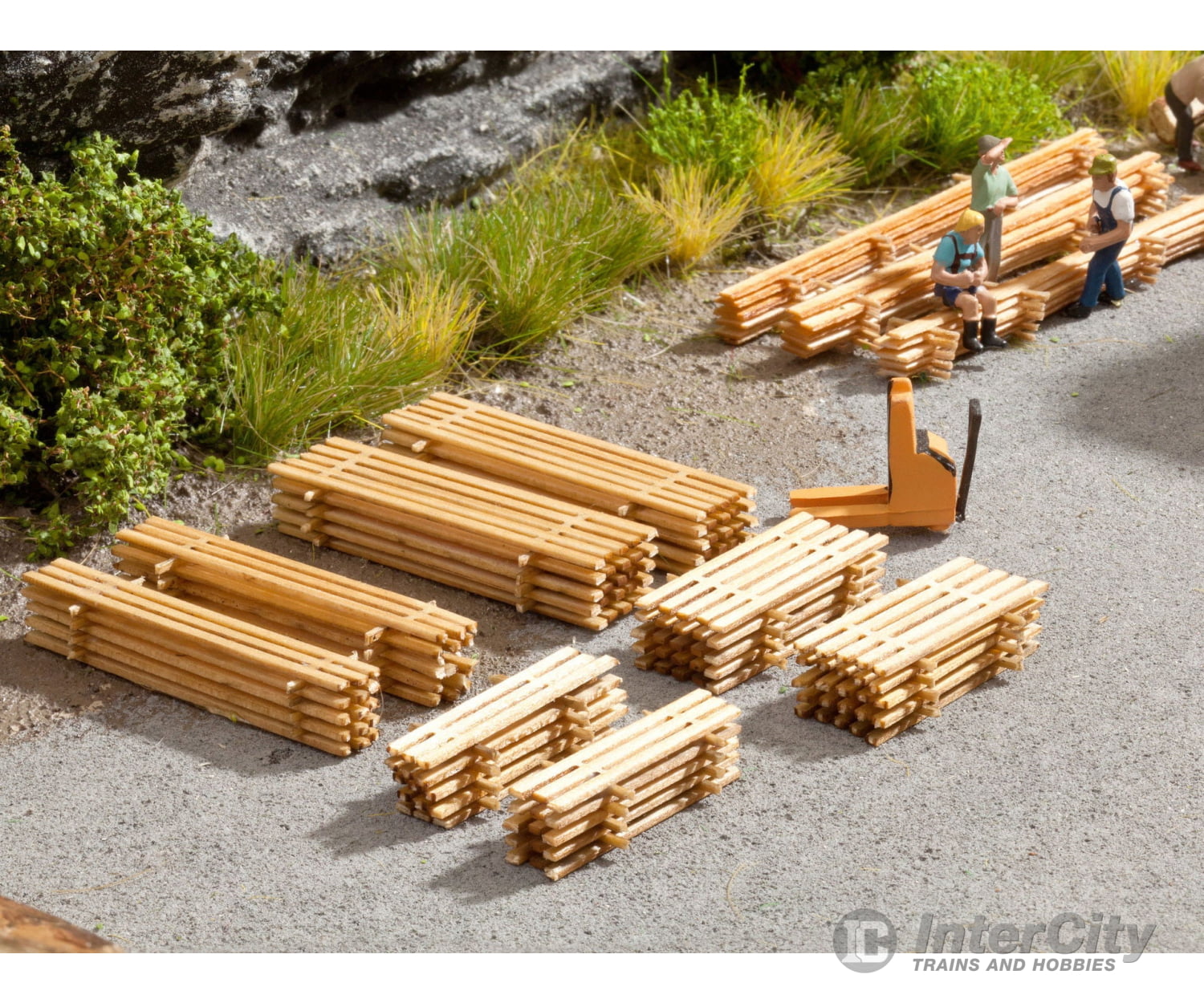 Noch 14628 N Piles of Planks 8 piles Scenery Details