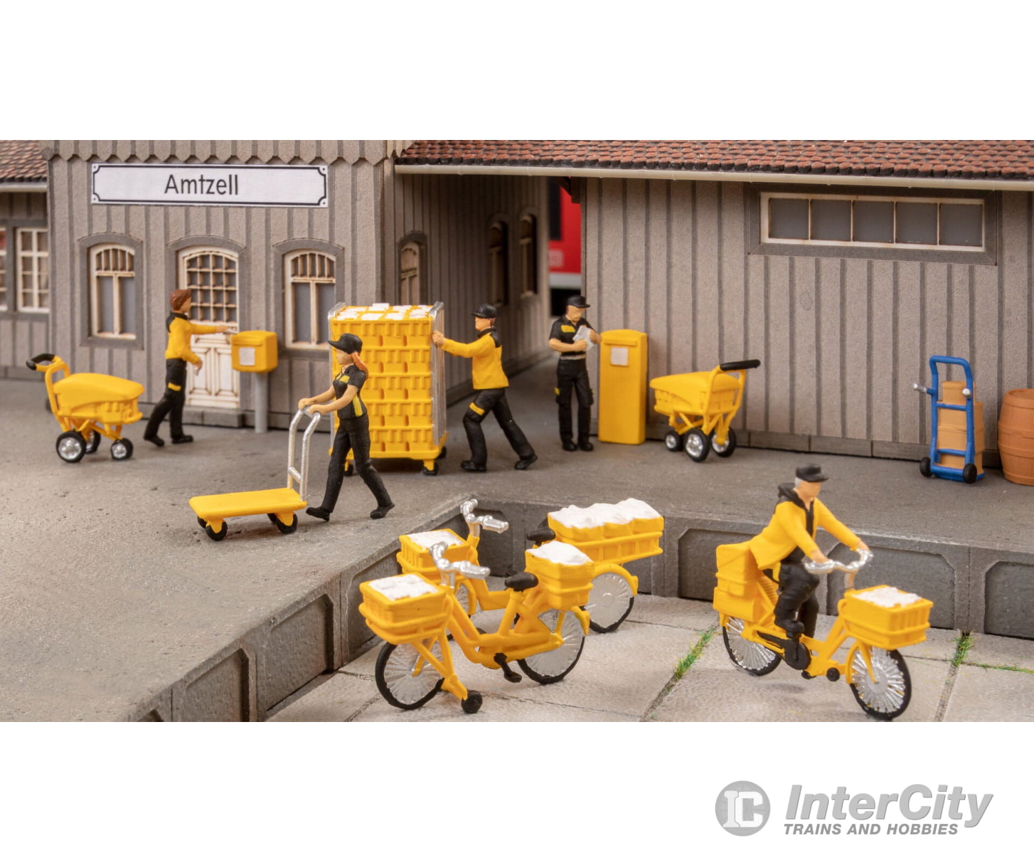 Noch 16265 HO Themed Figures Set ’Post’ Figures