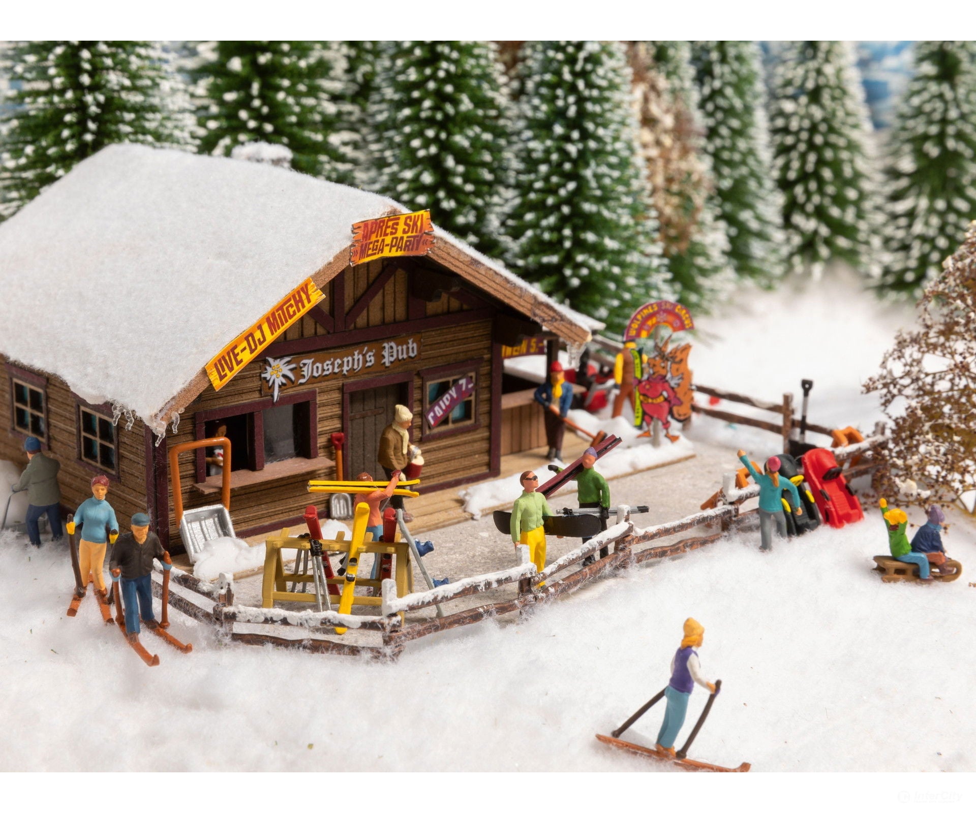 Noch 16428 HO 3D Kit ‘In Winter’ Figures