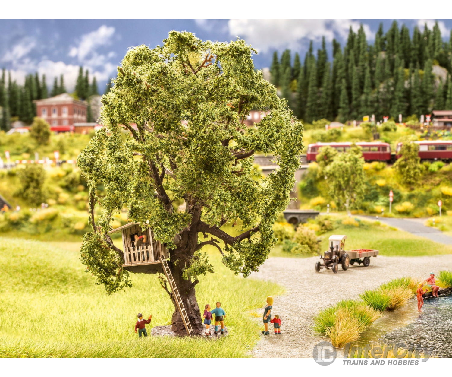 Noch 21765 HO Tree with Treehouse Trees & Vegetation