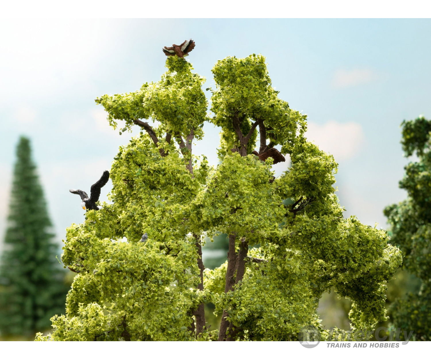 Noch 21782 HO O Lime Tree with Tweeting Birds Trees & Vegetation