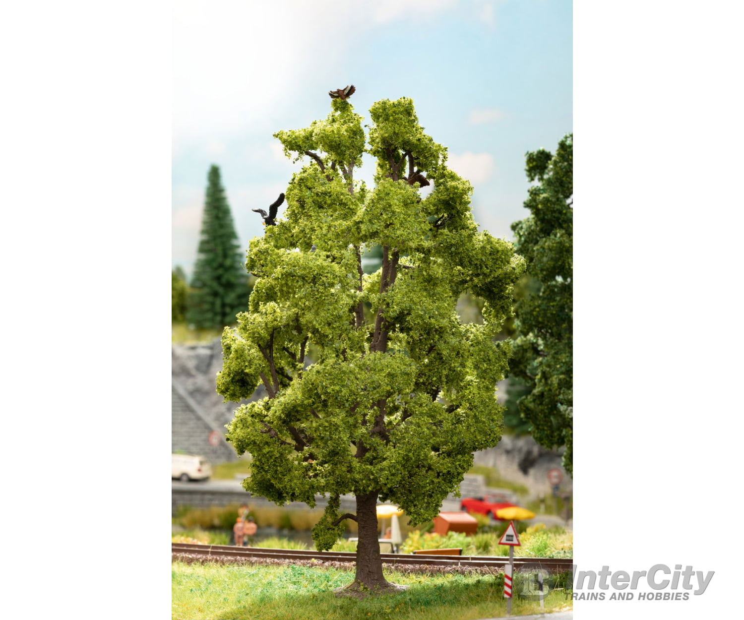 Noch 21782 HO O Lime Tree with Tweeting Birds Trees & Vegetation