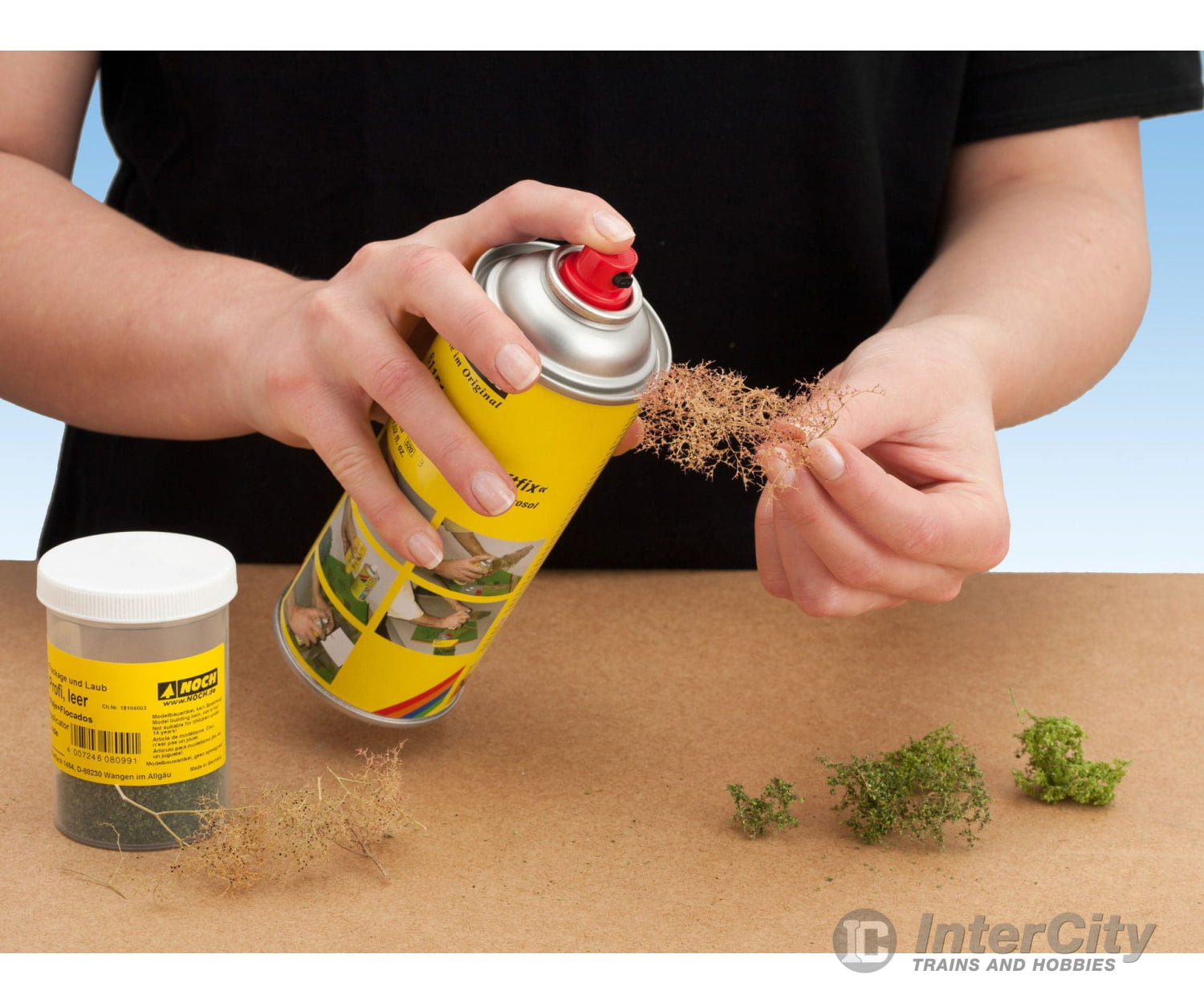 Noch 23102 Embankment Vegetation Trees & Vegetation