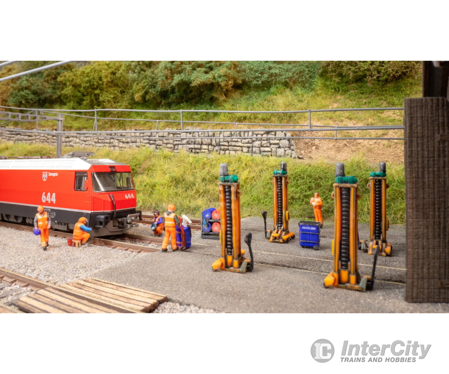 Noch 35900 N Themed Figures ’Rail depot’ Figures