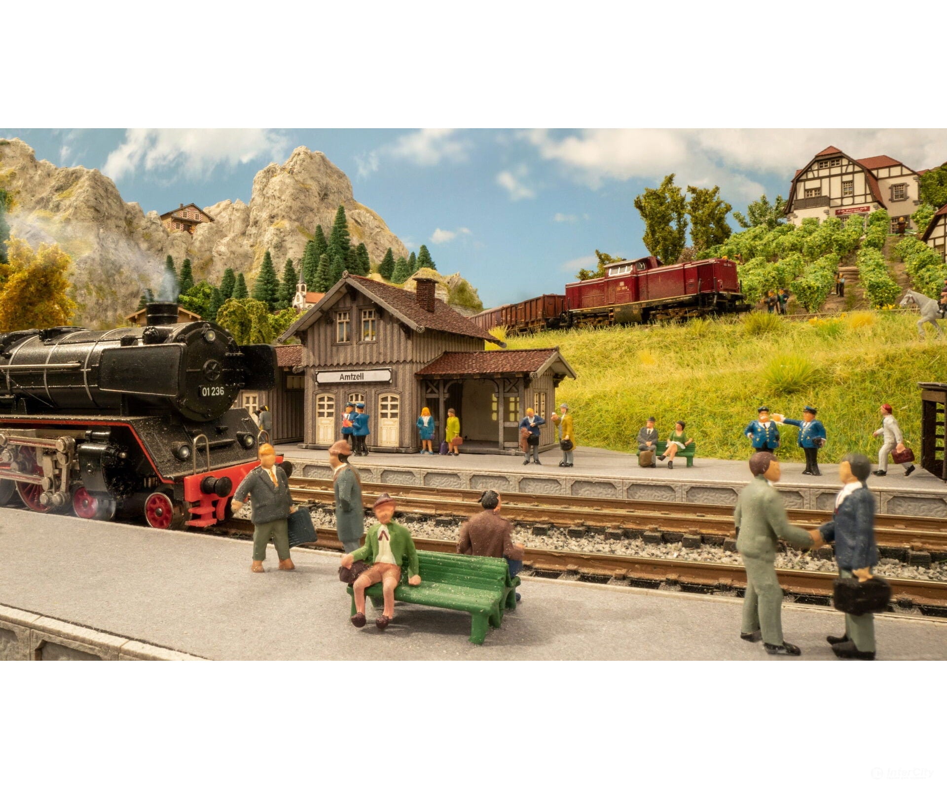 Noch 53700 N easy TRACK Railway Route Kit ‘Mittelberg’ Layout Kits