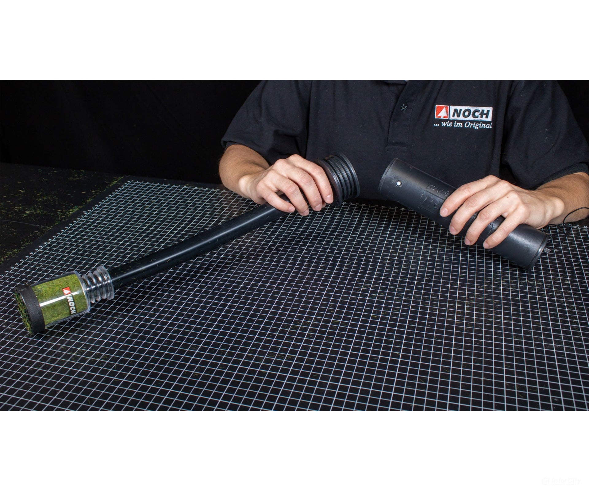 Noch 60128 Detail Flocker Static Grass & Applicators