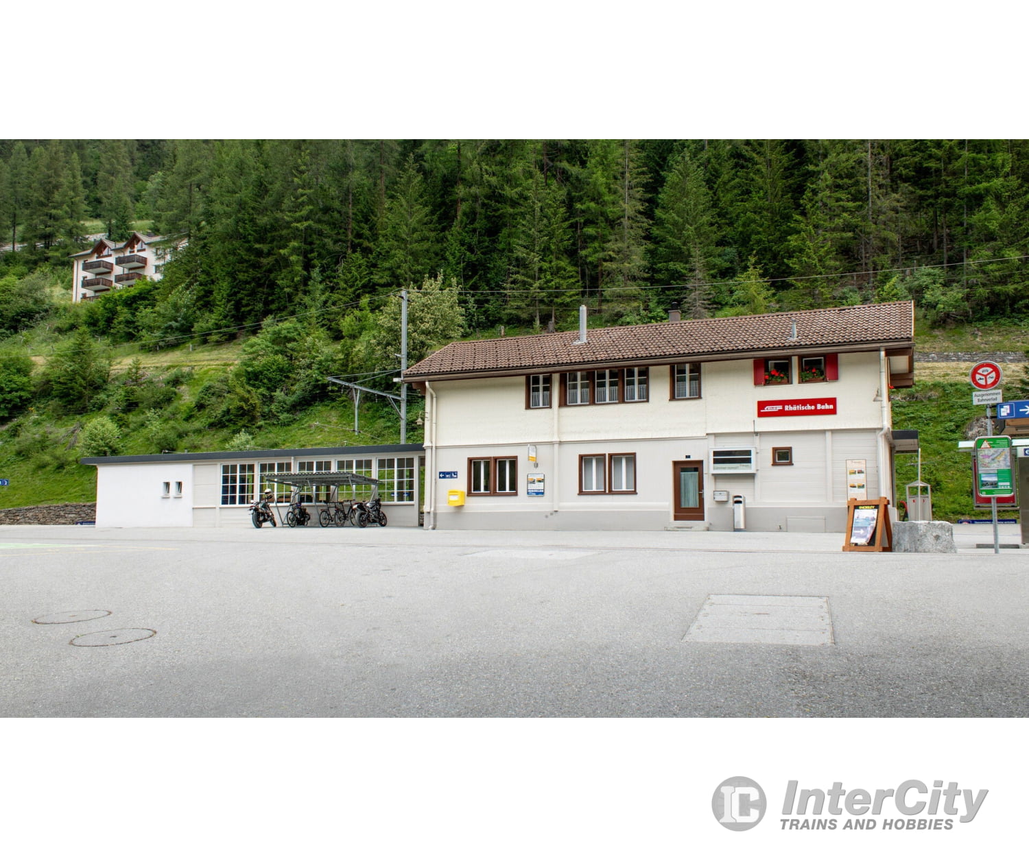 Noch 63005 N ‘Bergün’ Station Gauge N Structures