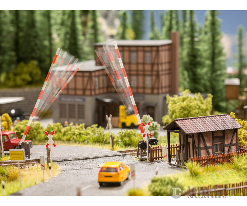 Noch 66260 HO Micro Motion Level Crossing Set Scenery Details