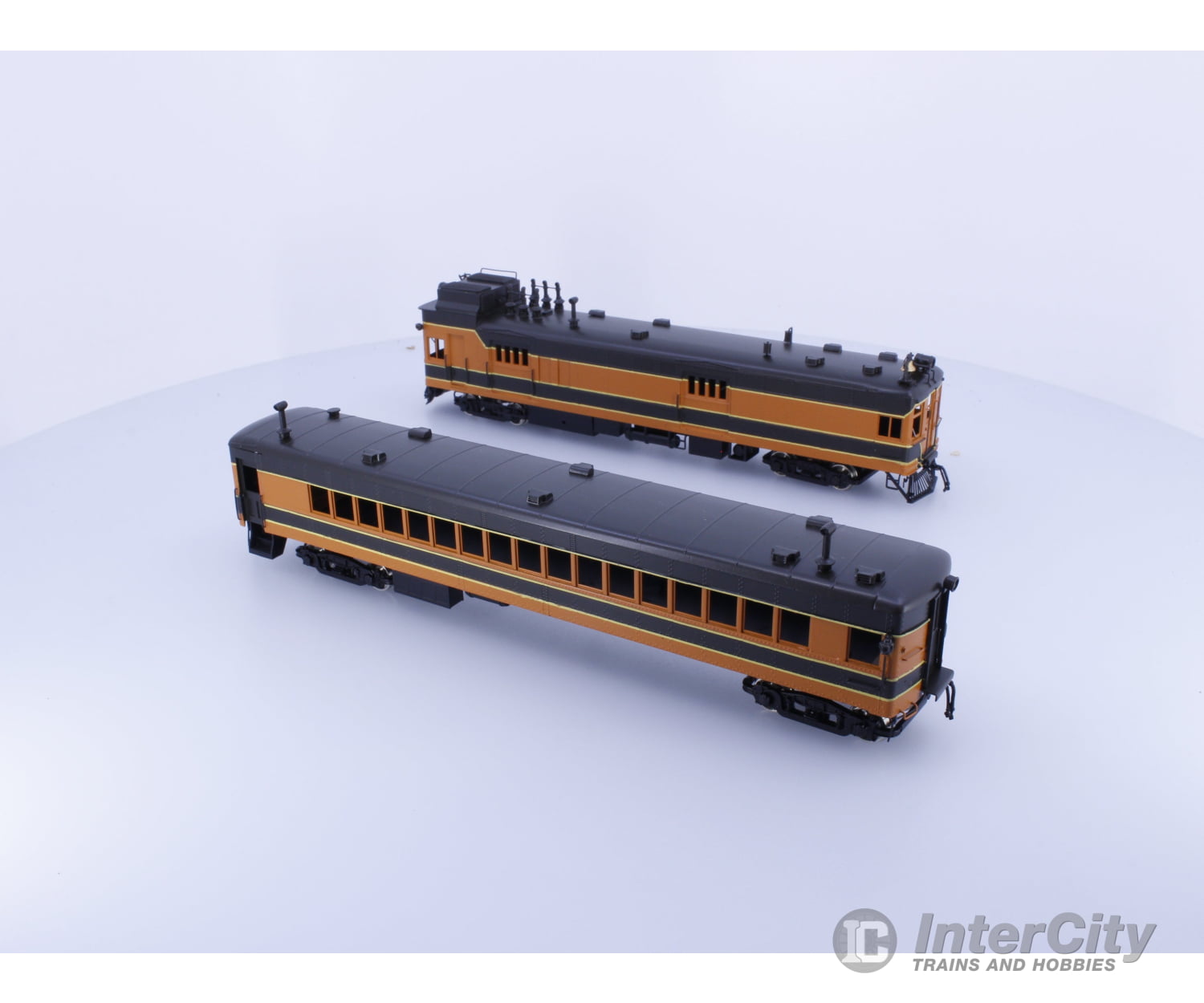 Oriental Limited GECT HO Brass Gas Electric 2302 and Coach Trailer 600 Great Northern (GN) 2302 Analog DC Locomotives