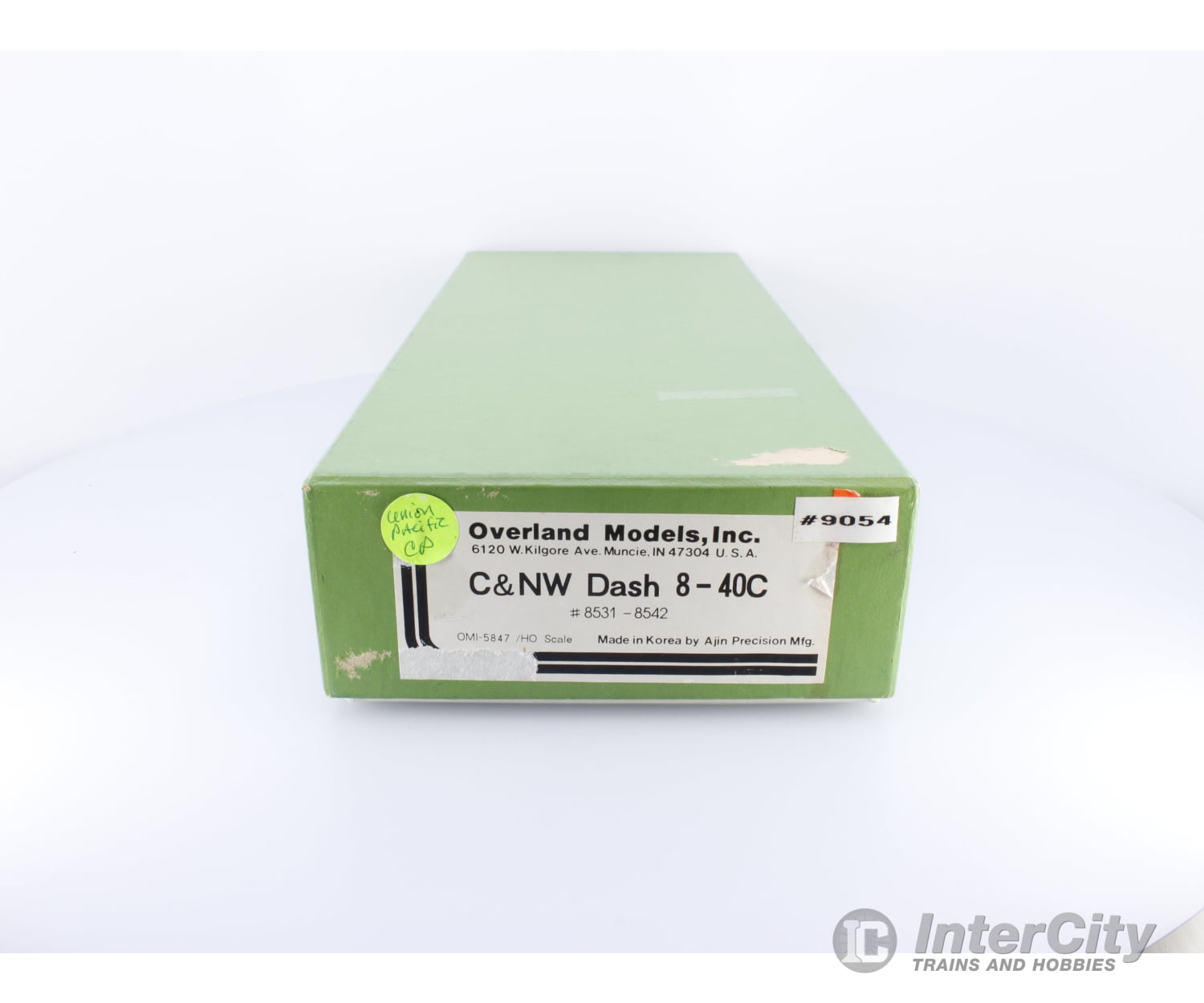 Overland 5847 HO Brass Dash 8-40C Diesel Locomotive Union Pacific (UP) 9054 Analog DC Locomotives