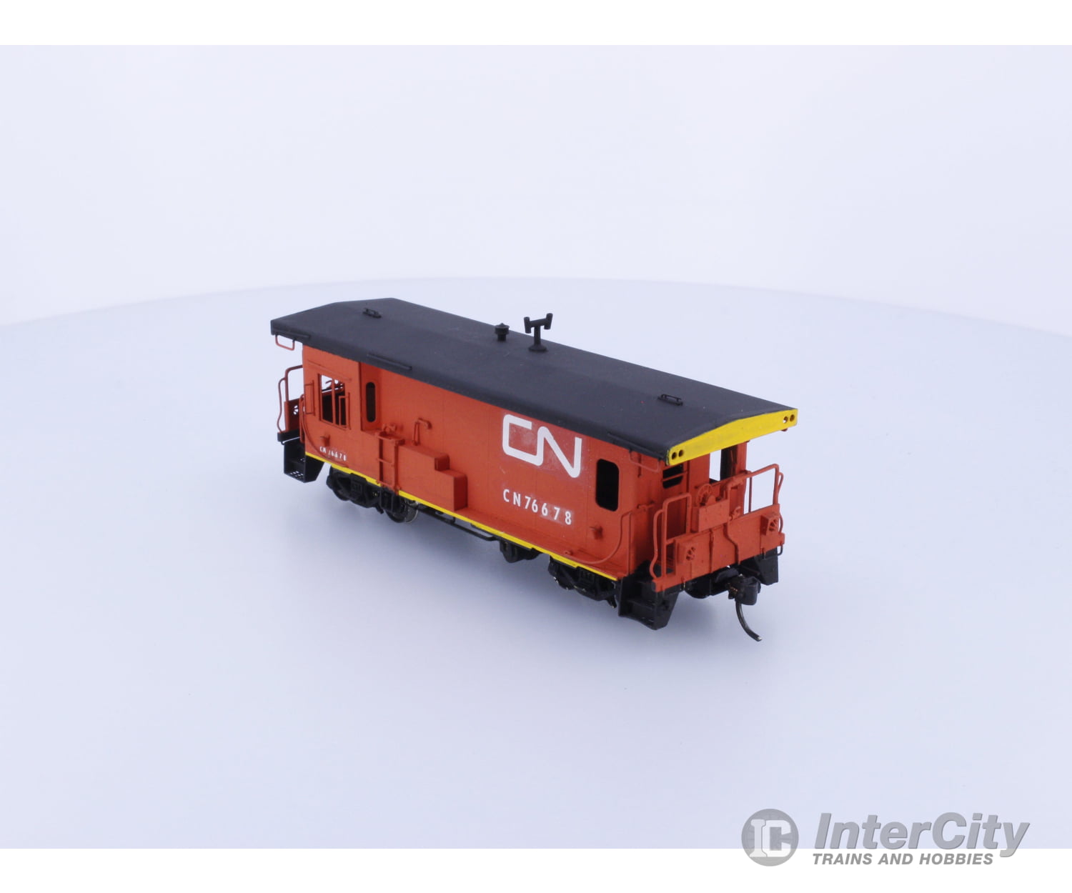Overland HO Transfer Caboose Canadian National (CN) Freight Cars