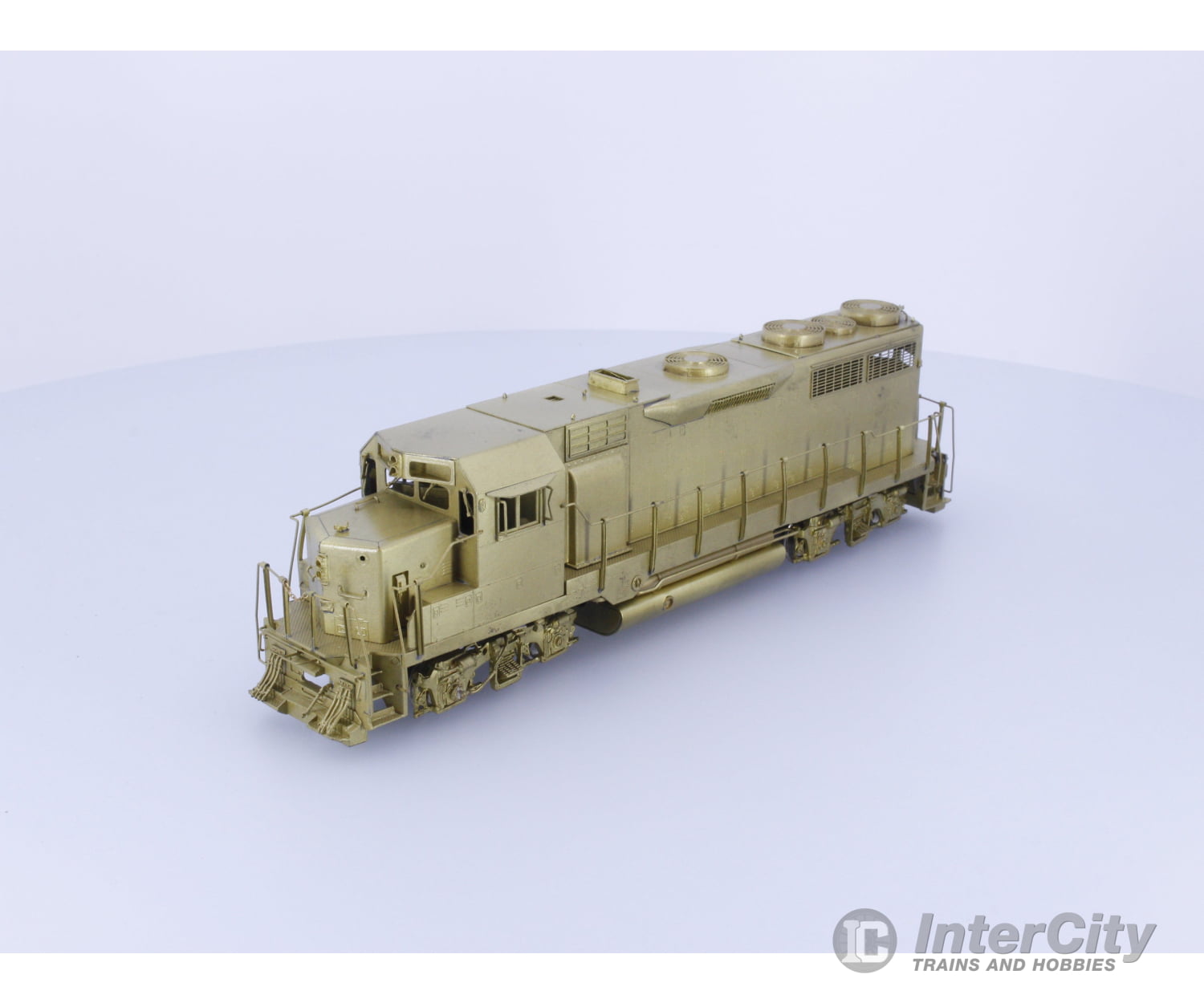 Overland OMI-1816 HO EMD GP-35 Low Hood Analog DC Locomotives