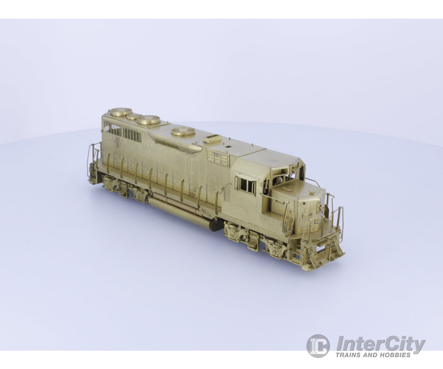 Overland OMI-1816 HO EMD GP-35 Low Hood Analog DC Locomotives