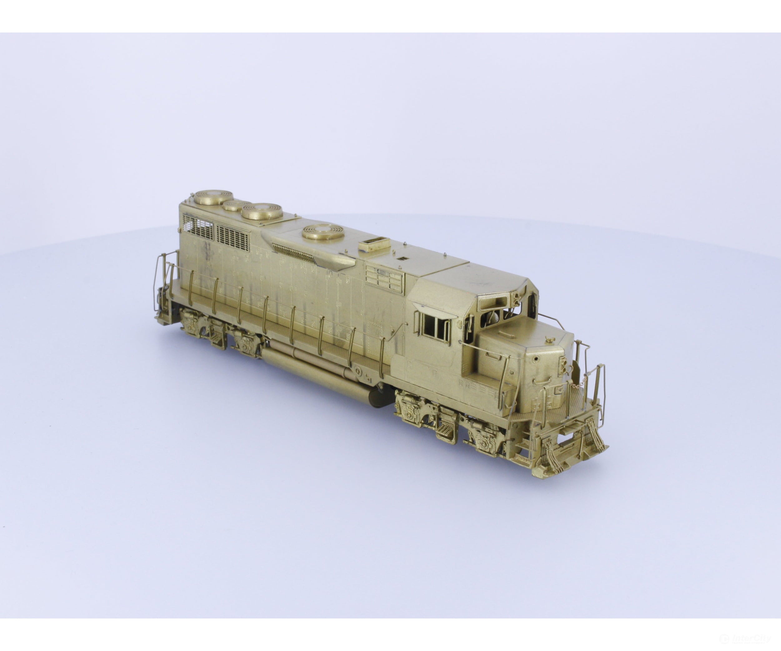 Overland OMI-1816 HO EMD GP-35 Low Hood Analog DC Locomotives