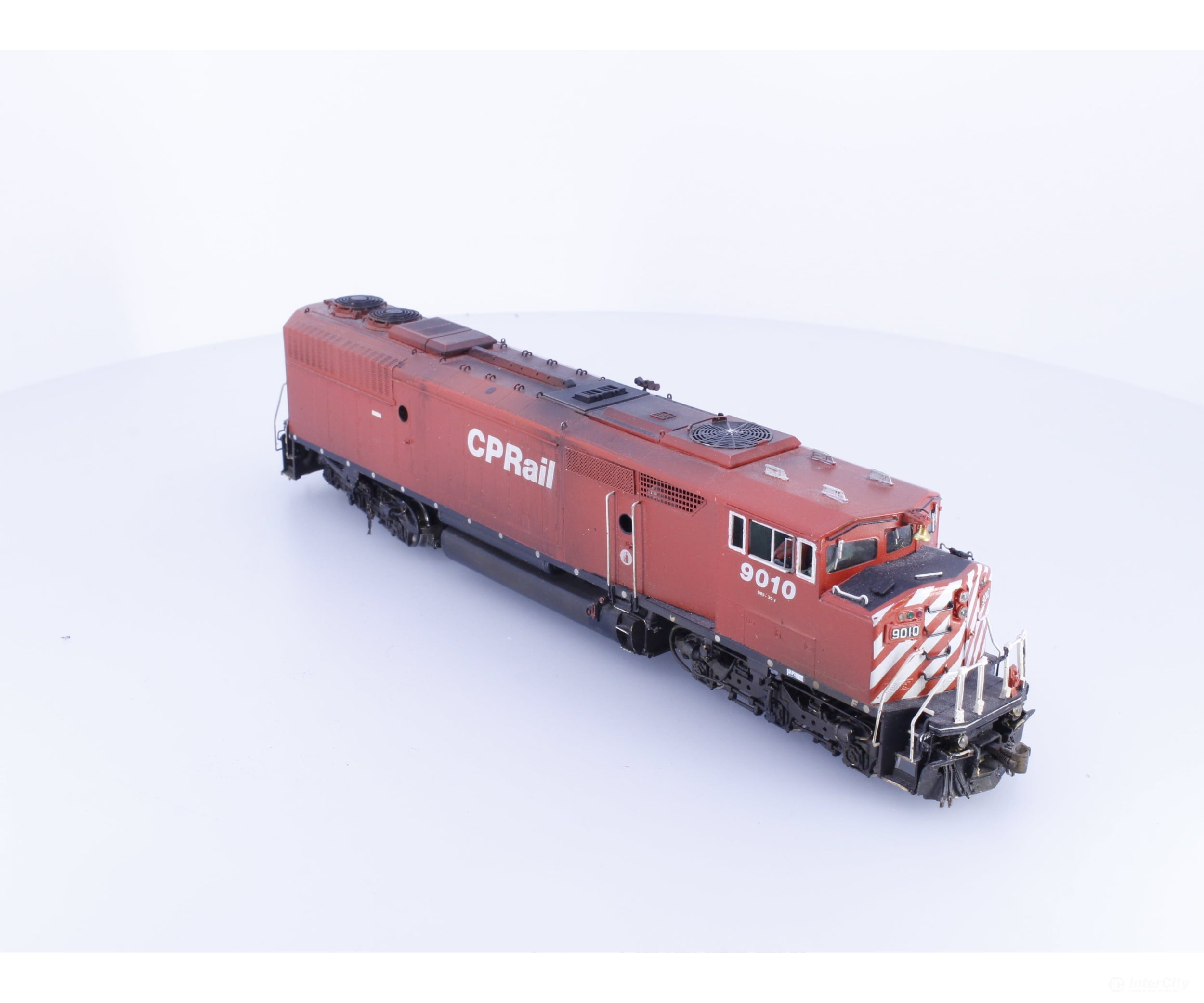 Overland OMI-5155 HO Brass SD40-2F Wide Body and Cab Diesel Locomotive Weathered Canadian Pacific (CP) 9010 Analog DC
