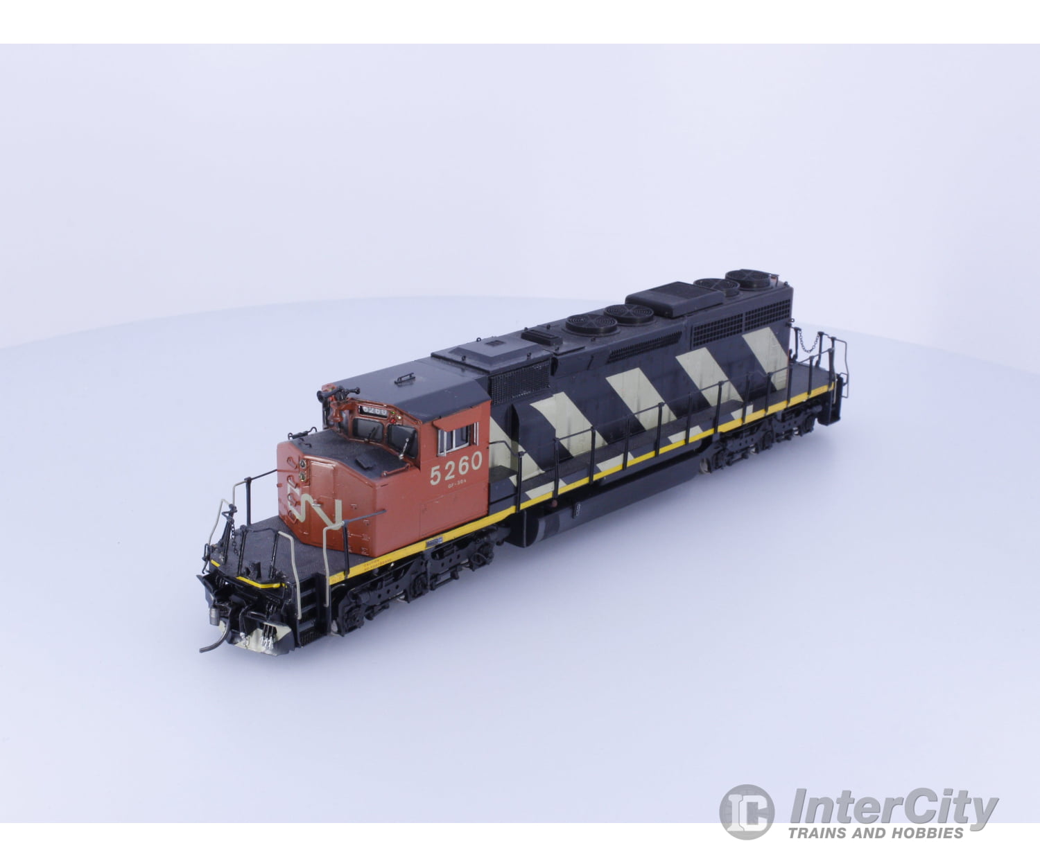 Overland OMI-5306 HO Brass SD40-2 Factory Painted Canadian National (CN) 5260 Analog DC Locomotives