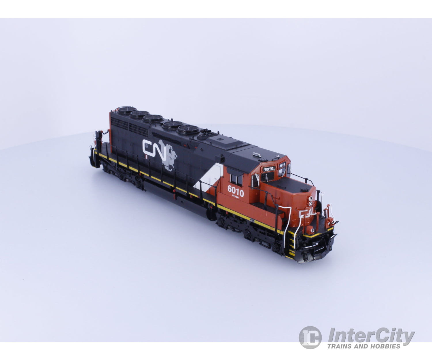 Overland OMI-6652.1 HO SD40u Painted and Rare Canadian National (CN) 6010 Analog DC Locomotives