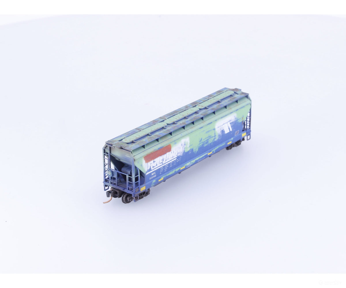 Pacific Western Rail Systems 09492035 N Weathered 3 Bay Covered Hopper Montana Rail Link (MRL) 50032 - Freight Cars