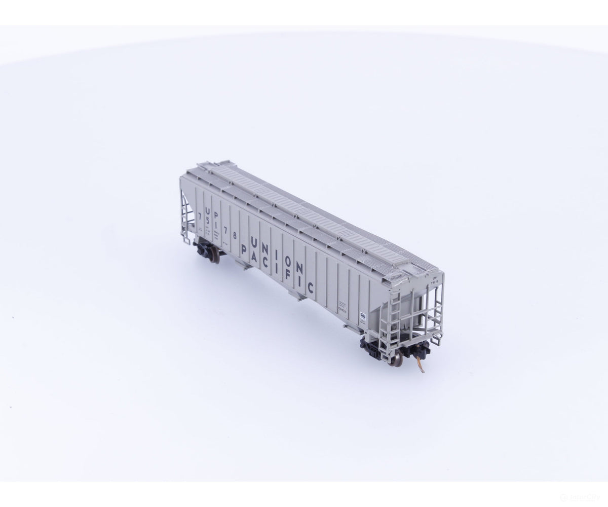 Pacific Western Rail Systems 1021J N 3 Bay PS2 Covered Hopper Union Pacific (UP) 75178 - Freight Cars