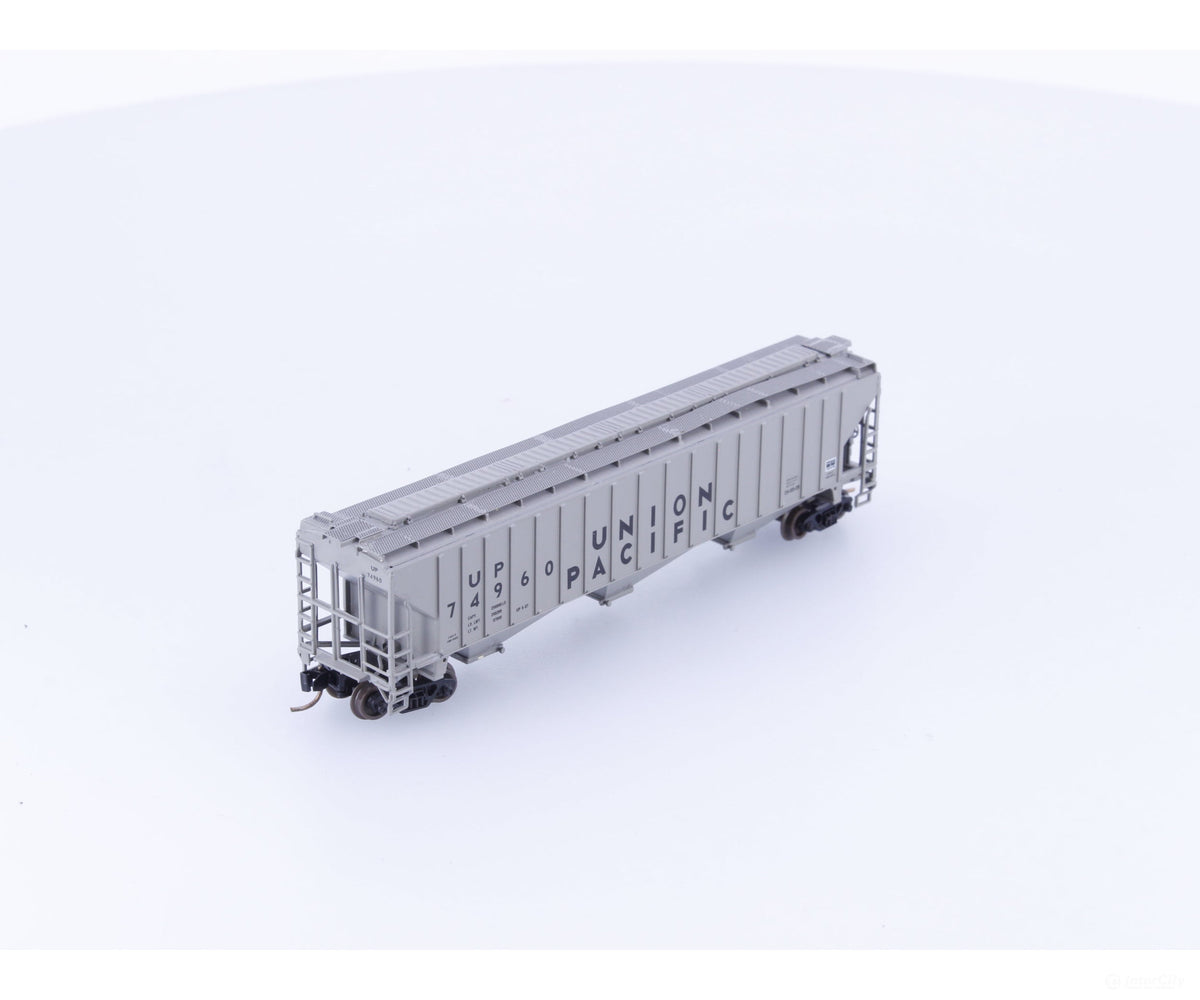 Pacific Western Rail Systems 1021L N 3 Bay PS2 Covered Hopper Union Pacific (UP) 74960 - Freight Cars