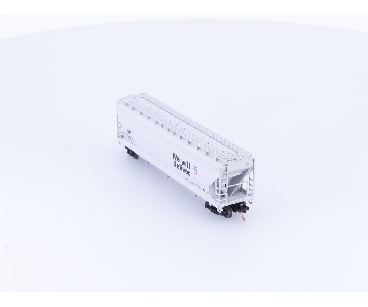 Pacific Western Rail Systems 1084K N 3 Bay ACF Covered Hopper Union Pacific (UP) 78071 - Freight Cars