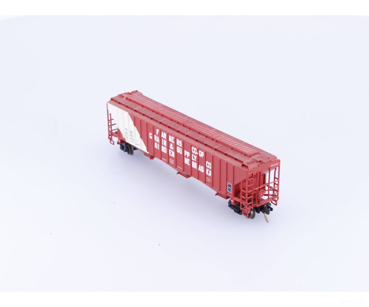 Pacific Western Rail Systems 1120A N 3 Bay PS2 Covered Hopper Farmers Co-op (TCAX) 60003 - Freight Cars