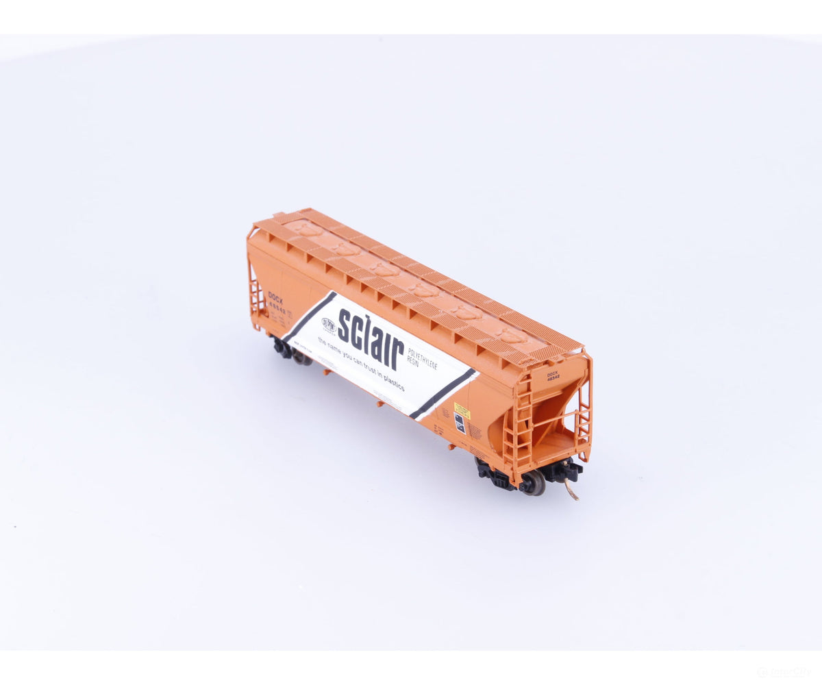 Pacific Western Rail Systems N1068D N 3 Bay Covered Hopper Car Dupont (DOCX) 46542 - Freight Cars