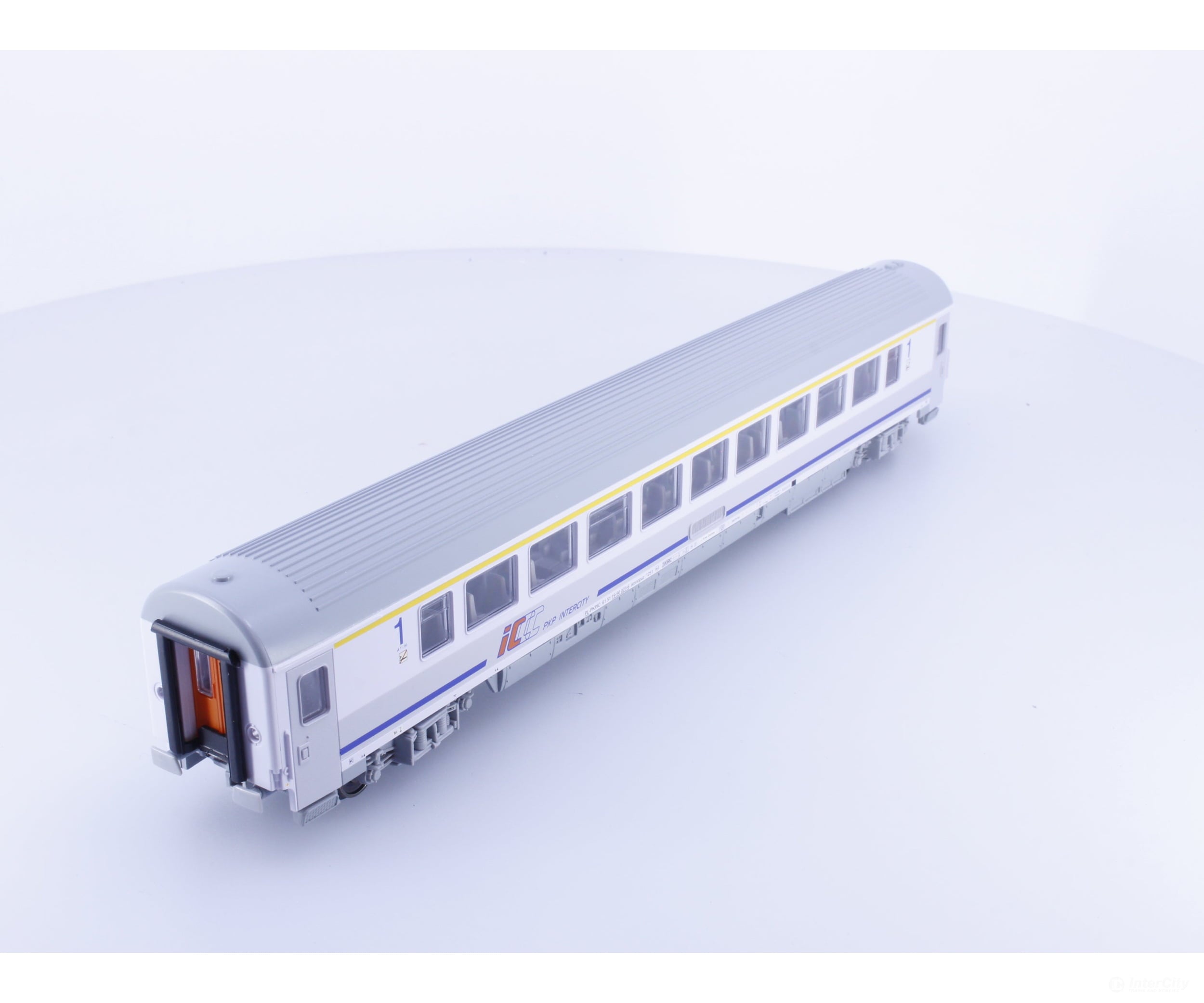 Piko 96039-2 HO PKP 1st Class Passenger Car 615119 (#3) - European Passenger Cars