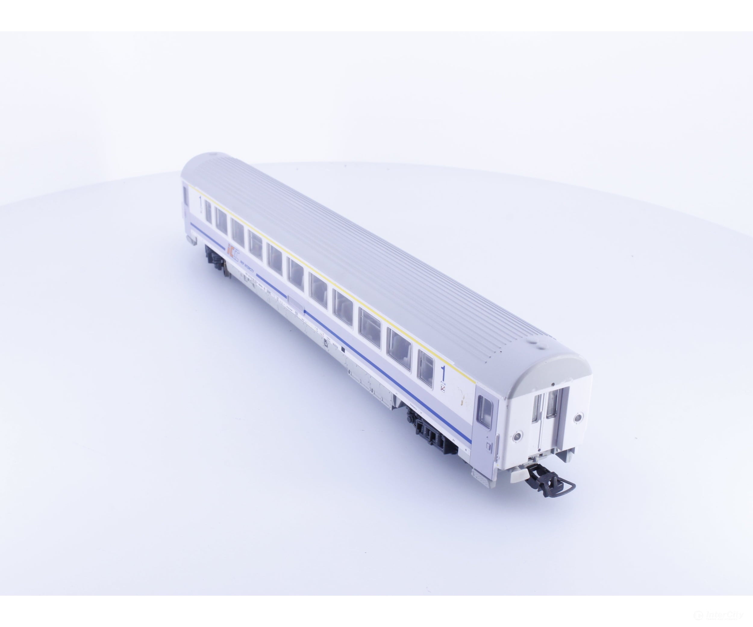 Piko 96039-2 HO PKP 1st Class Passenger Car 615119 - European Passenger Cars