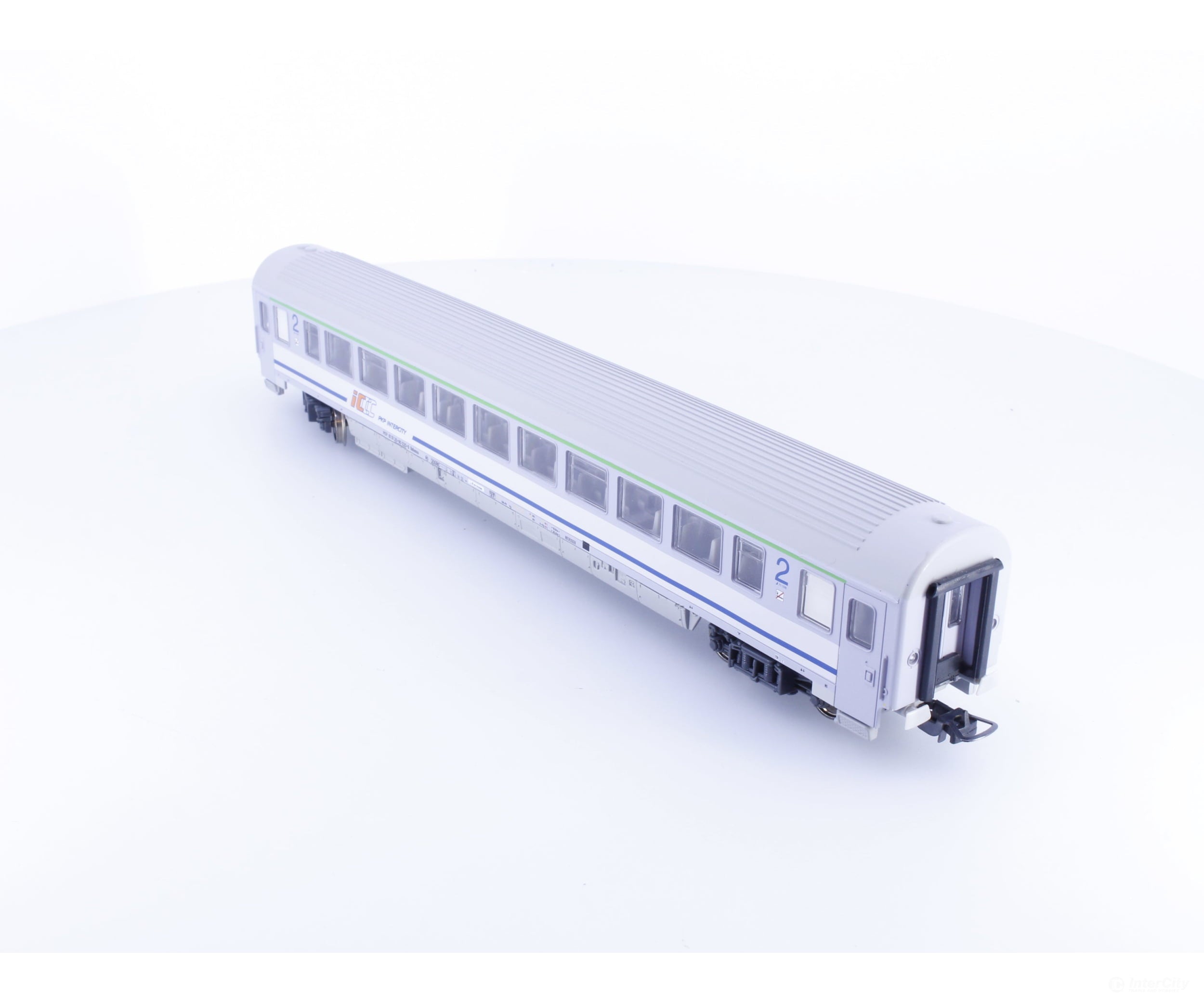 Piko 96040-2 HO PKP 2nd Class Passenger Car 615120 - European Passenger Cars
