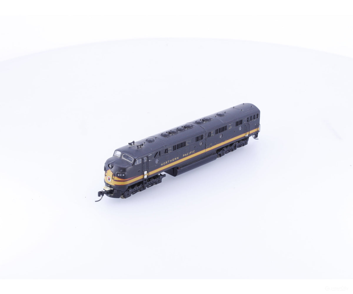 Precision Craft Models 643 N E7A Diesel Locomotive Northern Pacific (NP) 6014 Analog DC - Locomotives