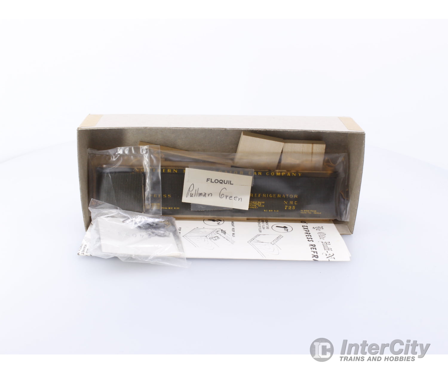 Precision Craft Models 79 HO 50’ Express Reefer Kit Illinois Central (IC) 725 Freight Cars