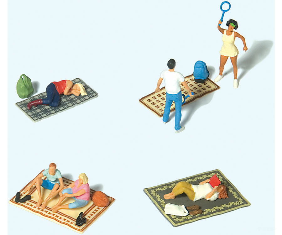 Preiser Ho 10697 On The Lawn -- Pkg(6) Figures