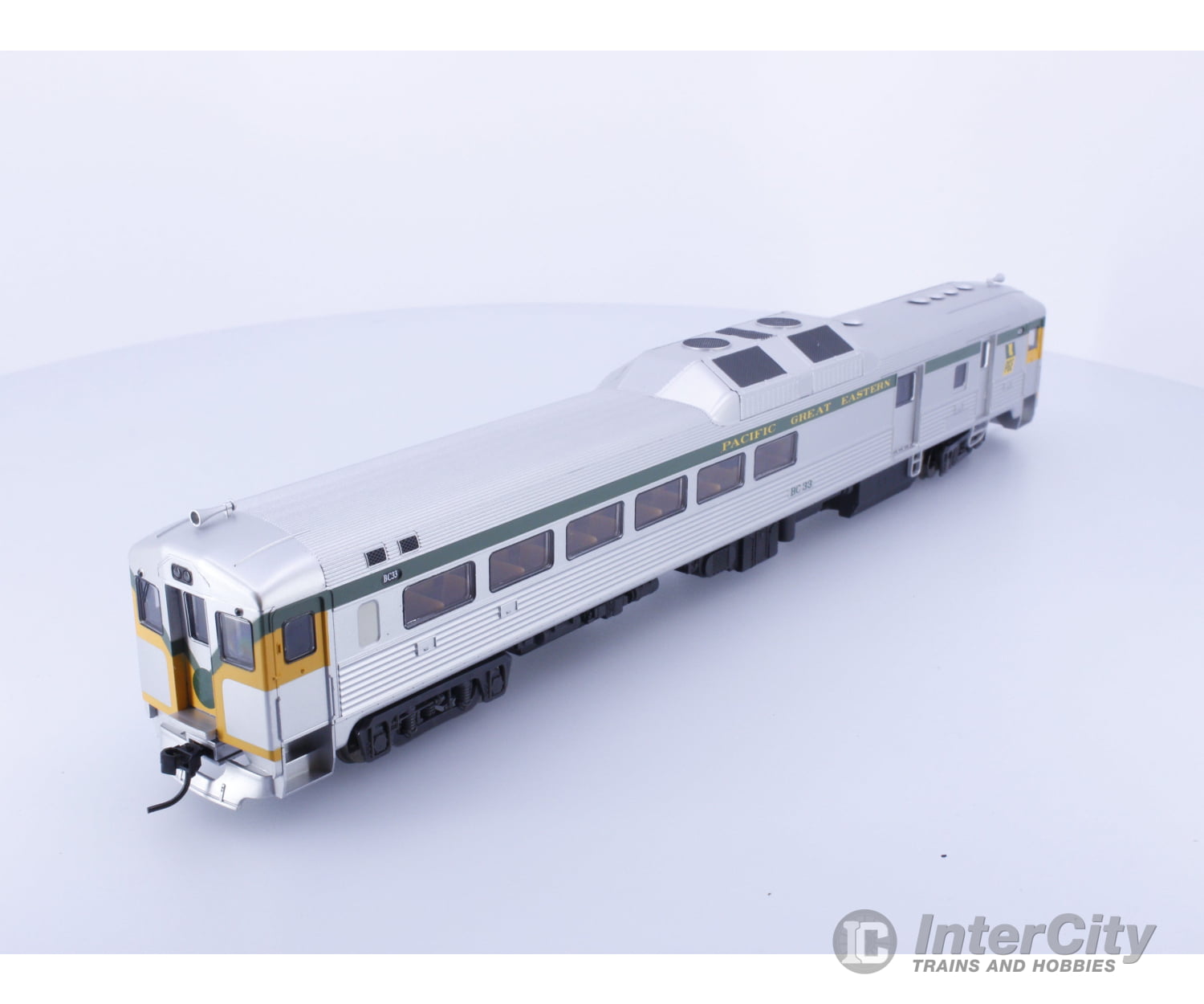 Proto 1000 Series 239737 HO Budd RDC Pacific Great Eastern (PGE) BC 33 Analog DC Locomotives