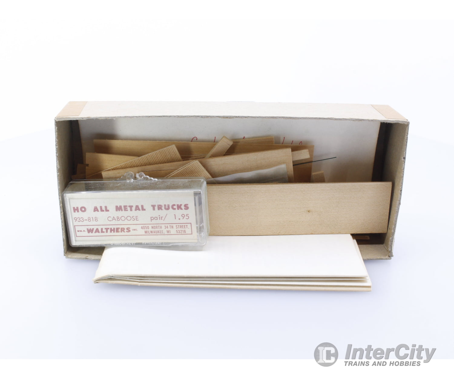 Quality Craft Models 625 HO Caboose New Version Canadian National (CN) 7501 Freight Cars