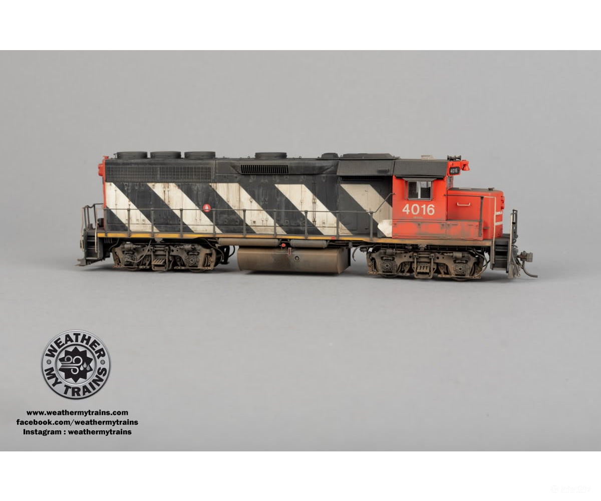 Rapido 040506 HO EMD GP40 (DC/DCC/Sound): CN - Stripes: #4016 - Weathered by WEATHER MY TRAINS - Locomotives