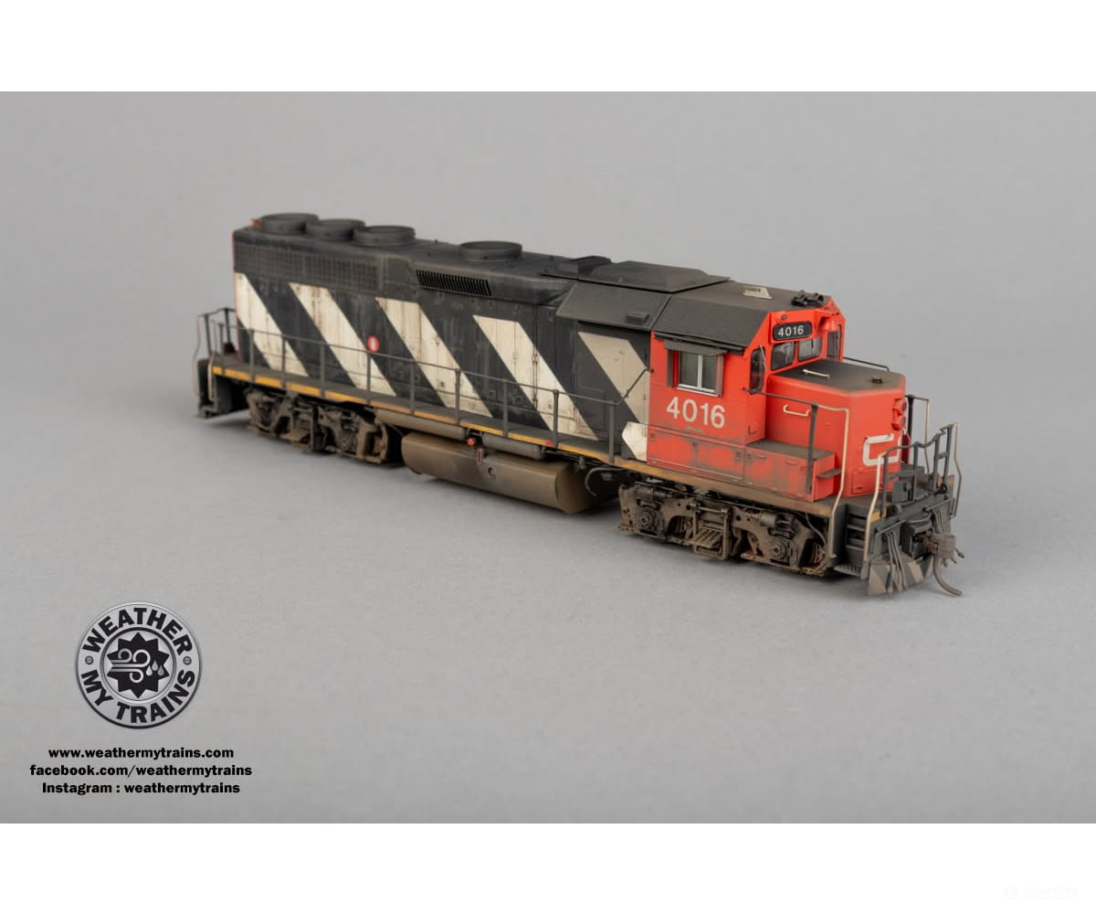 Rapido 040506 HO EMD GP40 (DC/DCC/Sound): CN - Stripes: #4016 - Weathered by WEATHER MY TRAINS - Locomotives
