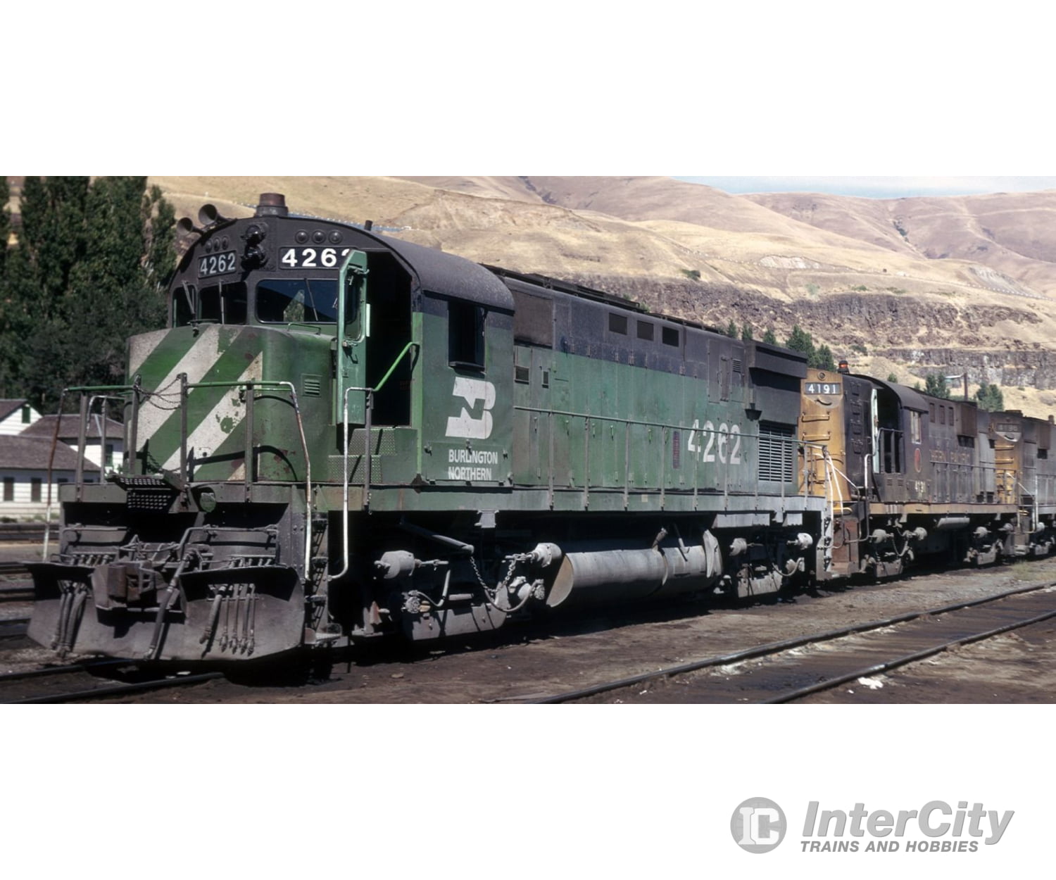 Rapido 045043 HO ALCO C-425 (DC/Silent): Burlington Northern: #4262 Locomotives