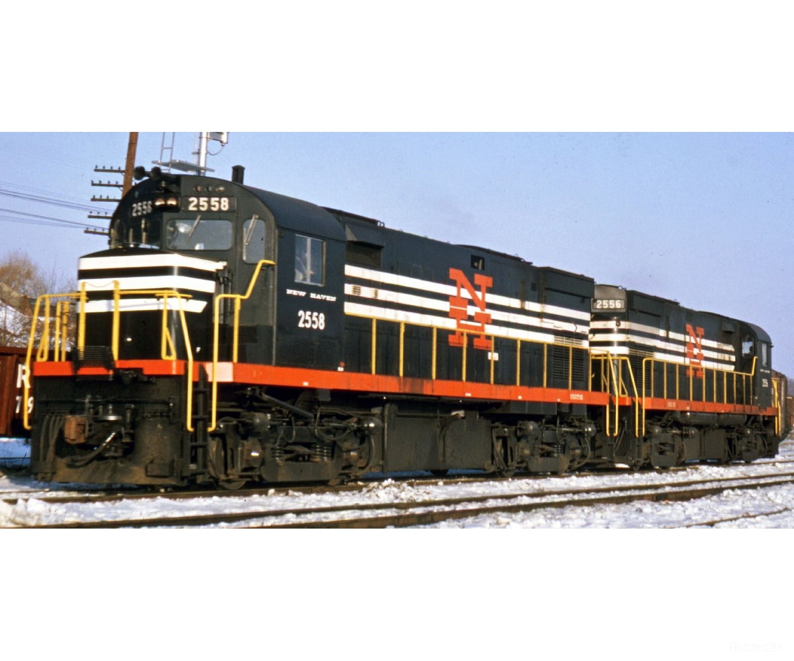 Rapido 045045 HO ALCO C-425 (DC/Silent): New Haven - Trustee Scheme: #2555 Locomotives