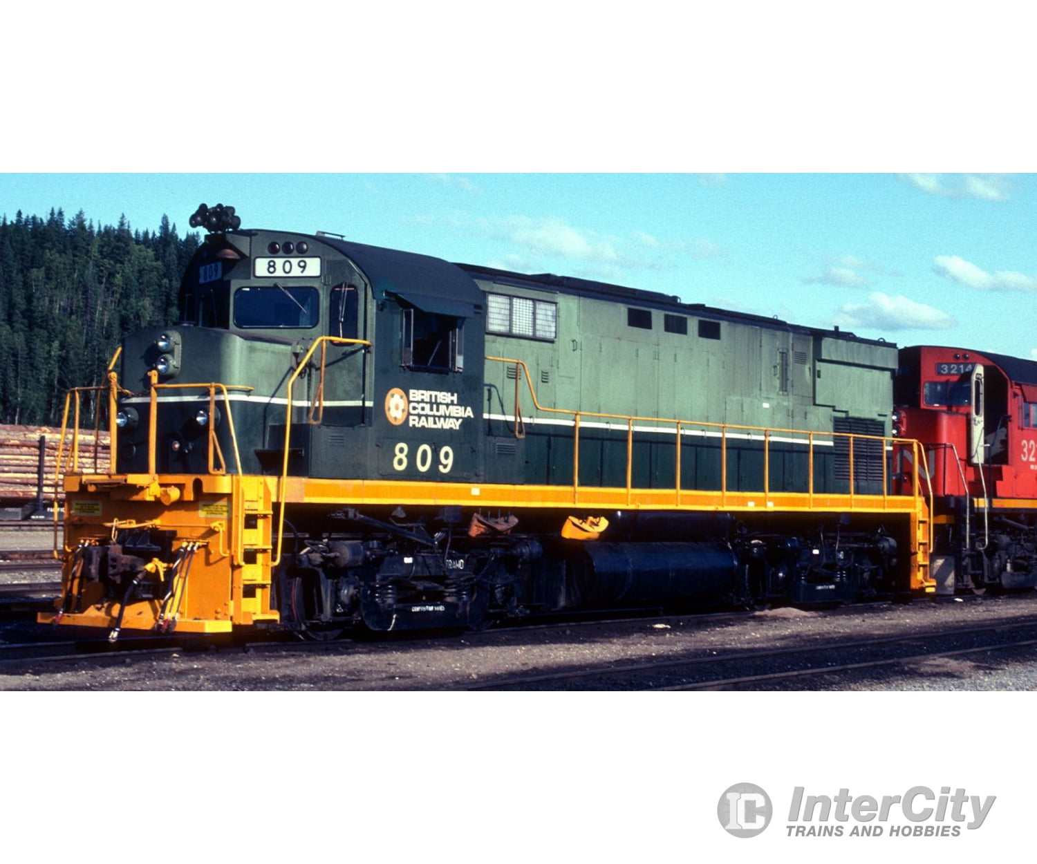 Rapido 045058 HO ALCO C-425 (DC/Silent): BC Rail - Two-Tone Green Scheme: #806 Locomotives