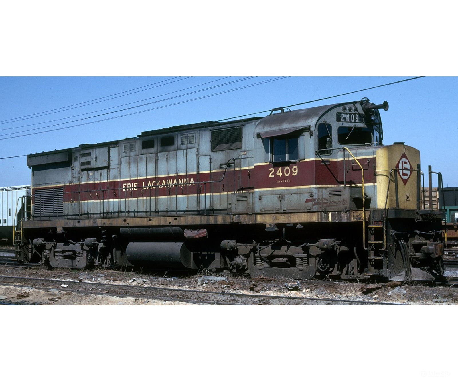 Rapido 045531 HO ALCO C-424 (DC/DCC/Sound): Erie Lackawanna - Grey & Maroon Scheme: #2403 - Locomotives
