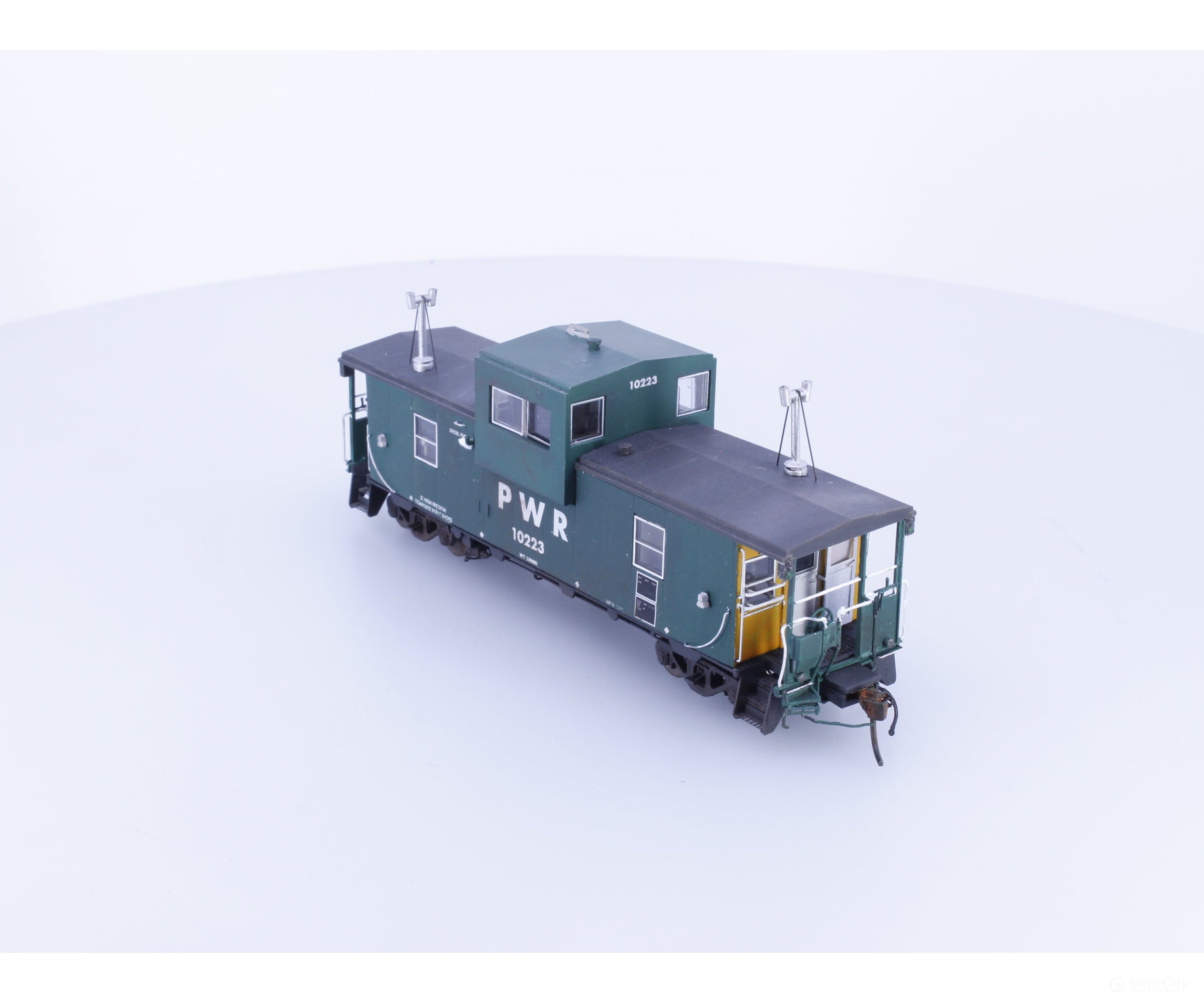 Rapido 10223 HO Angus Wide Vision Caboose Port Washington Railway (PWR) 10223 - Freight Cars