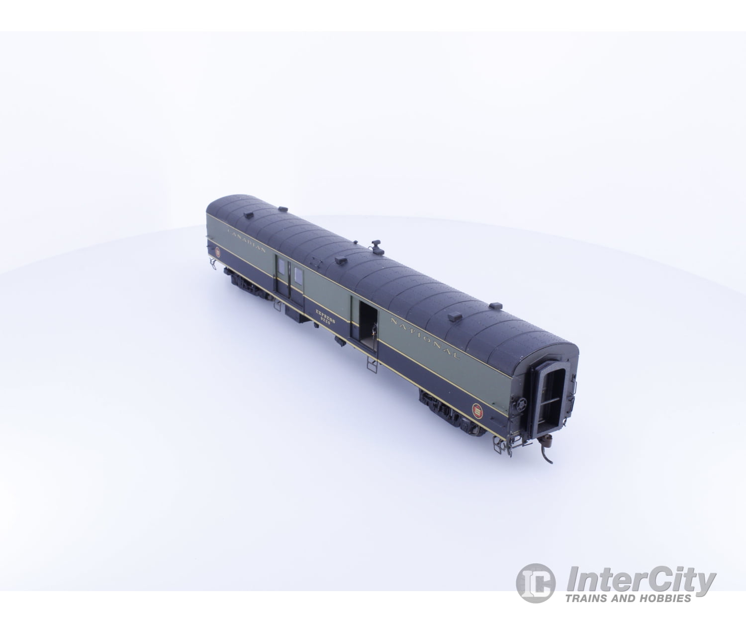 Rapido 106014 HO Baggage Car Express Canadian National (CN) Express 9220 Passenger Cars