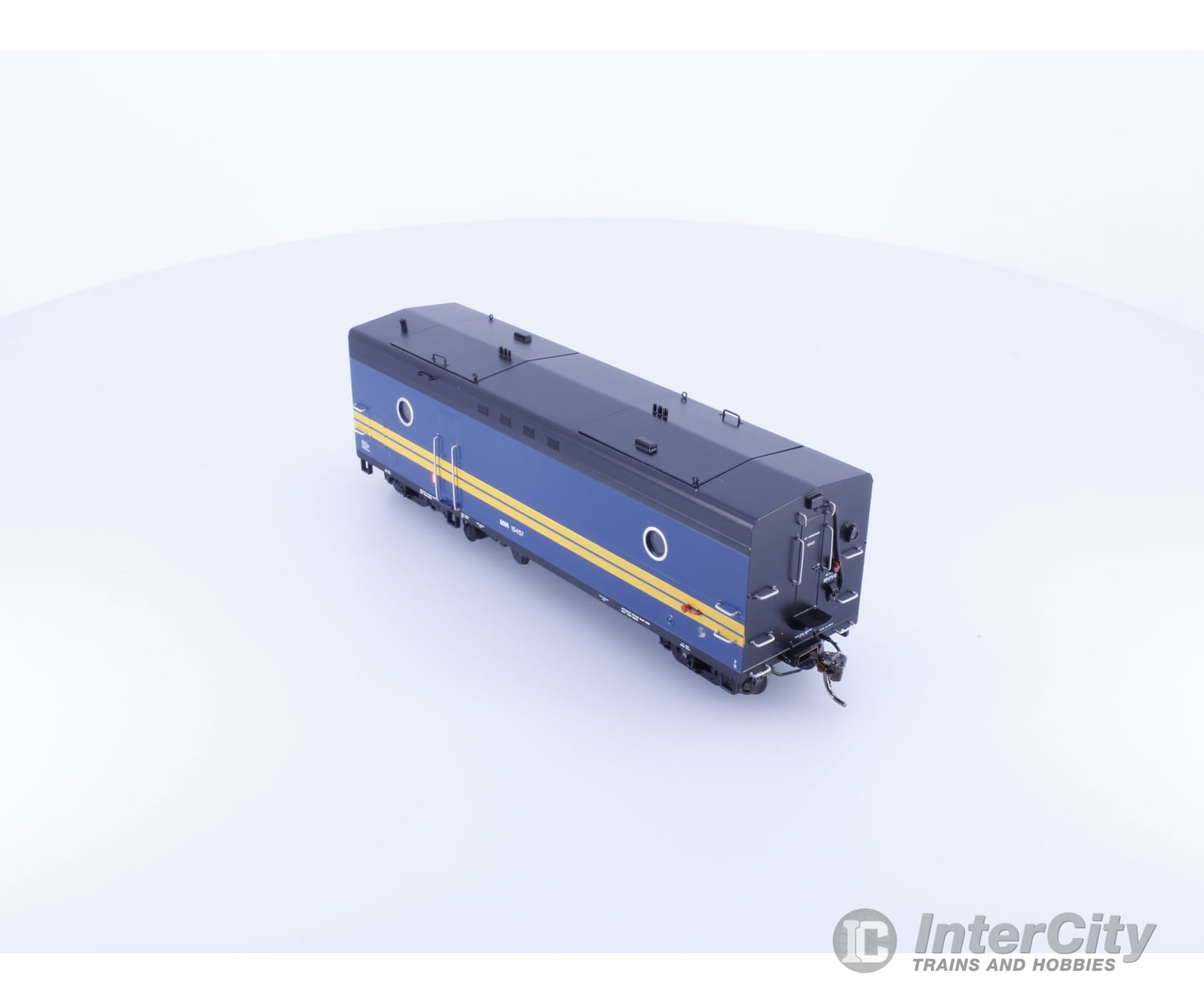 Rapido 107357 HO Steam Generator Unit with Sound Via Rail (VIA) 15457 Passenger Cars