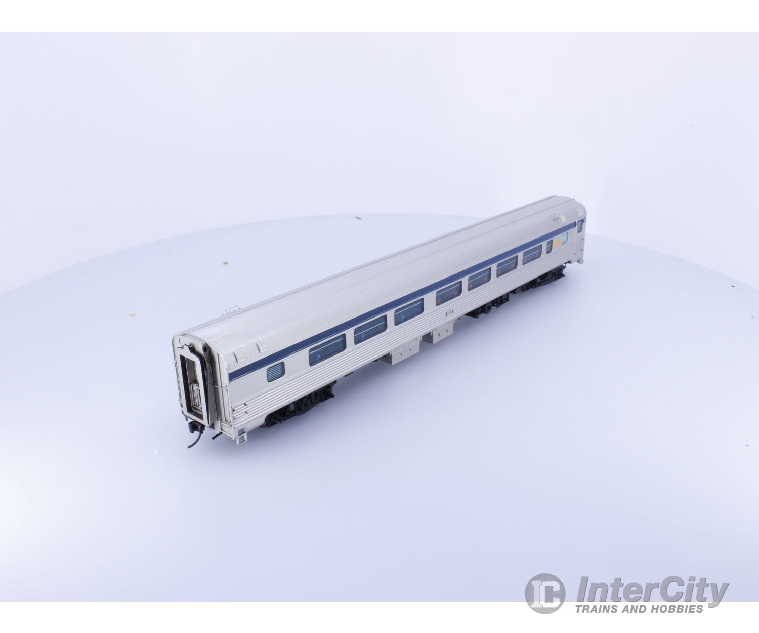 Rapido 115084 HO Budd Passenger Coach Via Rail (VIA) 118 Passenger Cars